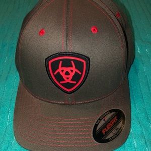 NWT Ariat Flex Fit Hat L/XL Gray w/ Red Stitching and Design